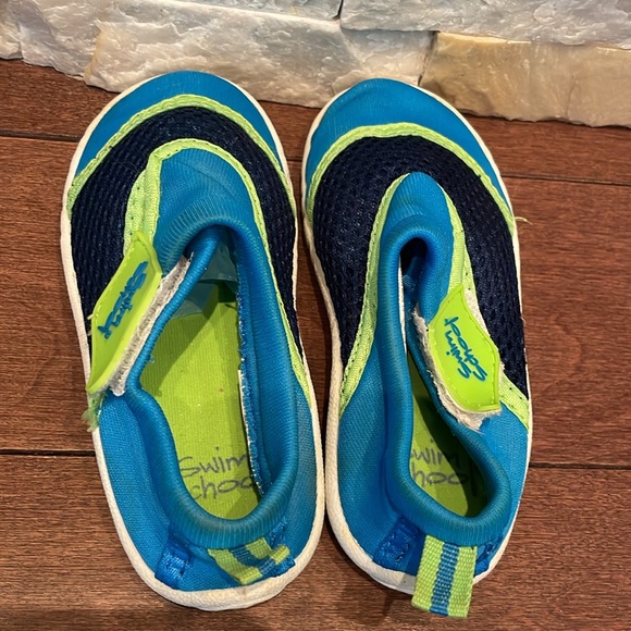 Water Shoes - Picture 6 of 7